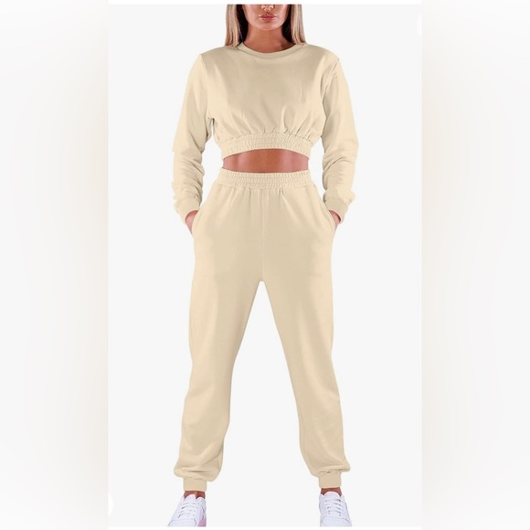 Amazon Pants - Mokoru Two Piece Cream Tracksuit - Joggers and Long Sleeve Crop Top - Size Small